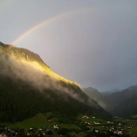 Konukevi Alpenpension Maderer Gaschurn
